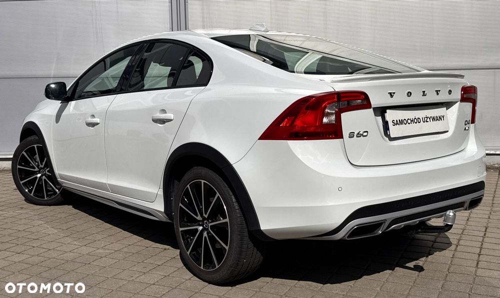 Volvo S60 Cross Country - 9