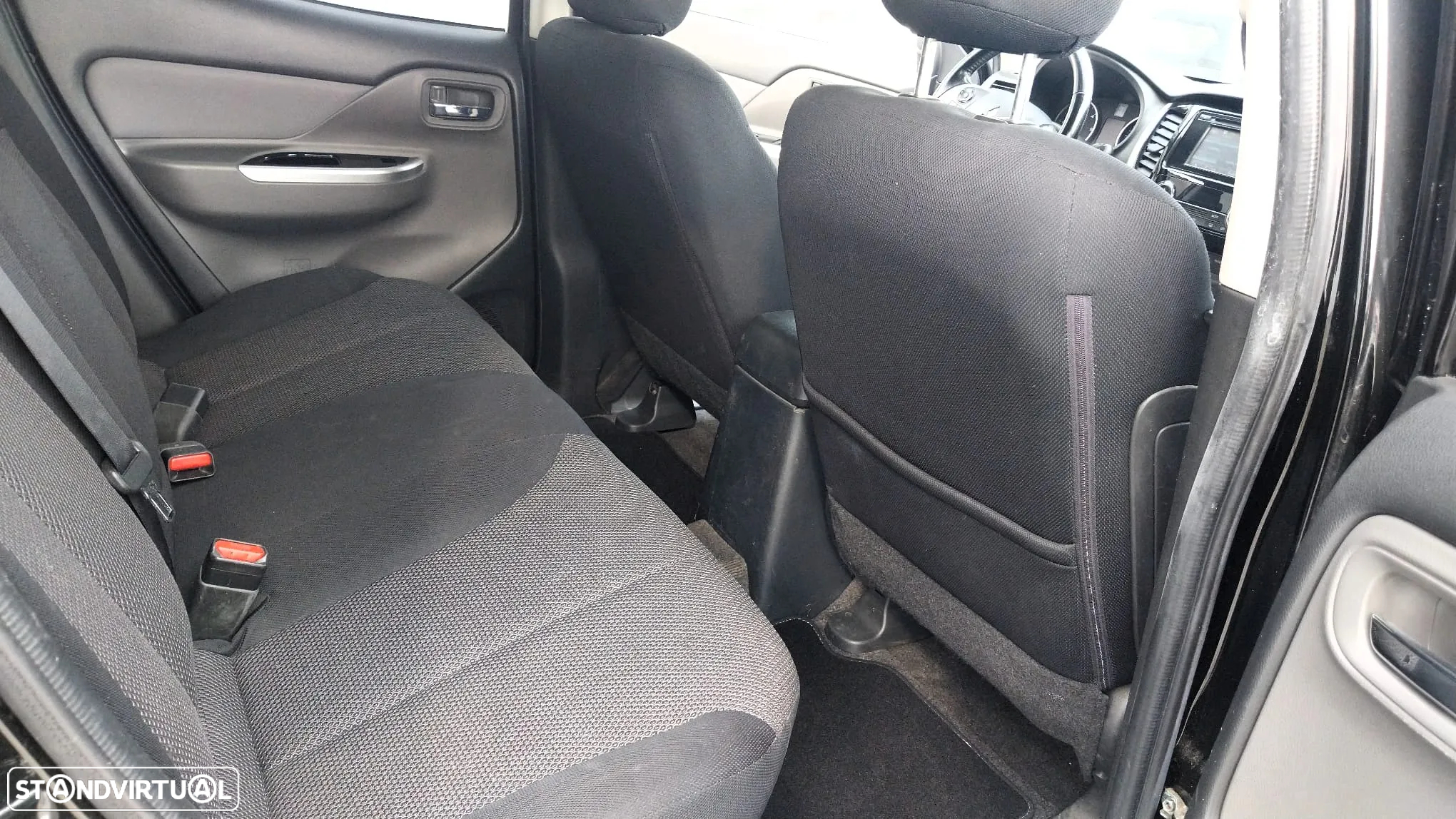 Mitsubishi L200 2.4 DI-D CD Instyle Strakar 4WD - 15