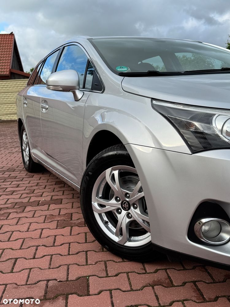 Toyota Avensis Touring Sports 1.8 Business Edition - 39