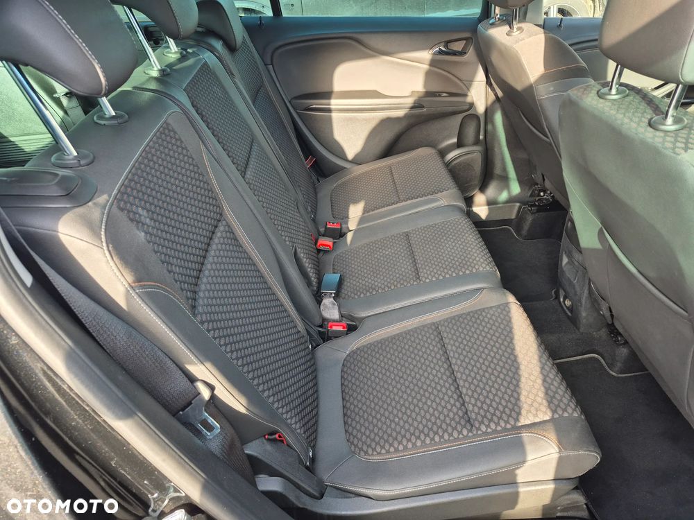 Opel Zafira 1.6 T Plus S&S - 13