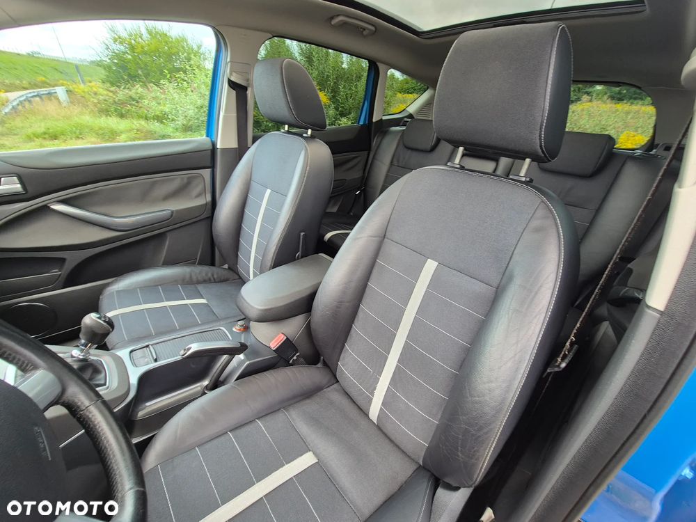 Ford Kuga 2.0 TDCi 2x4 Titanium - 29