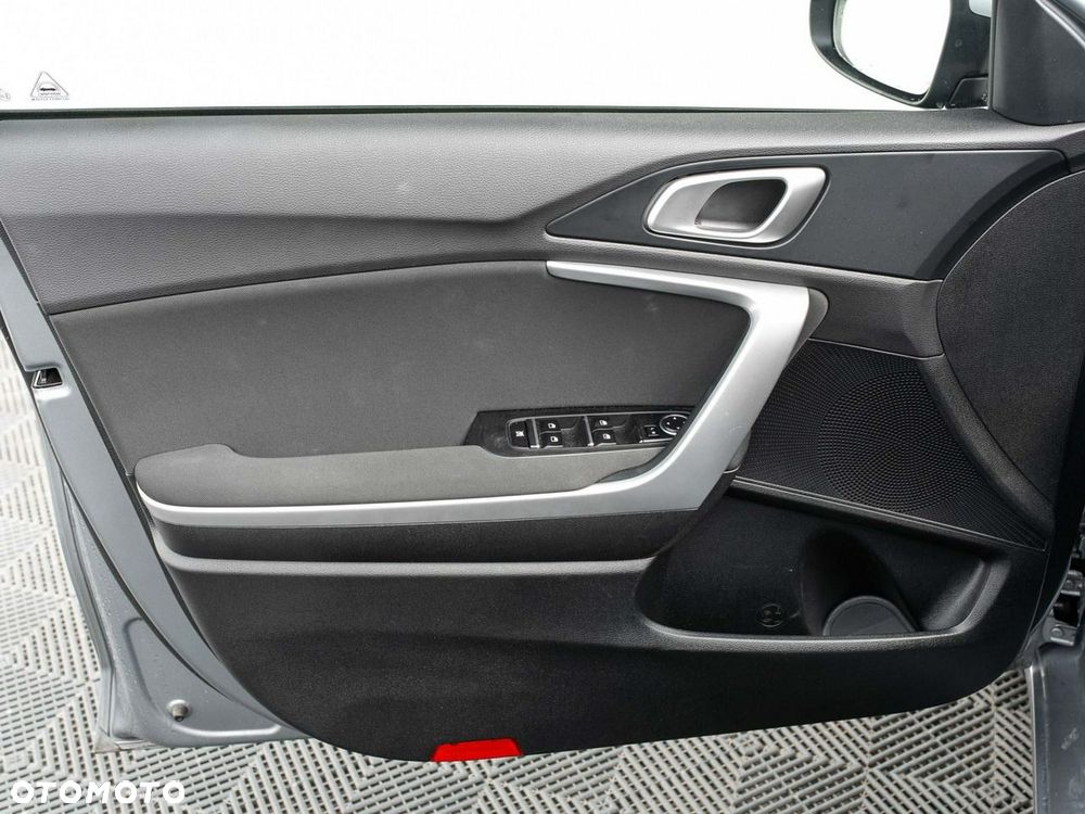 Kia Ceed 1.5 T-GDI M - 10