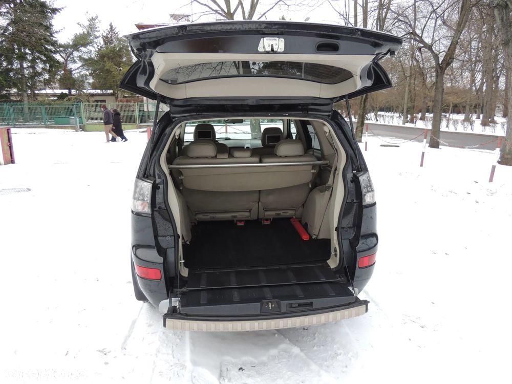 Mitsubishi Outlander 2.0 DID Instyle NAVI - 37