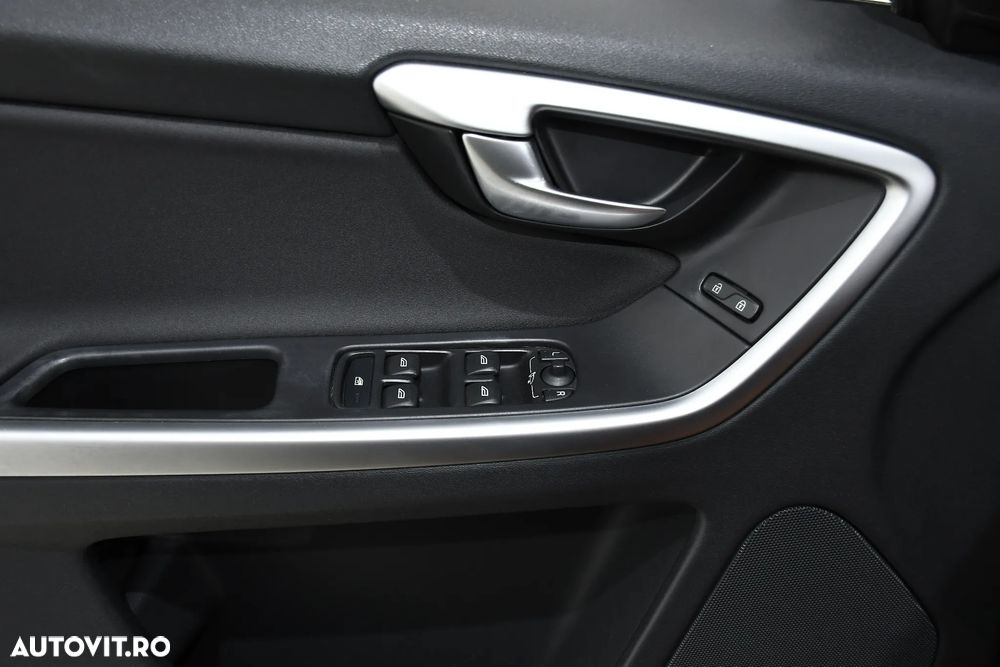 Volvo XC 60 D3 AWD Ocean Race - 19
