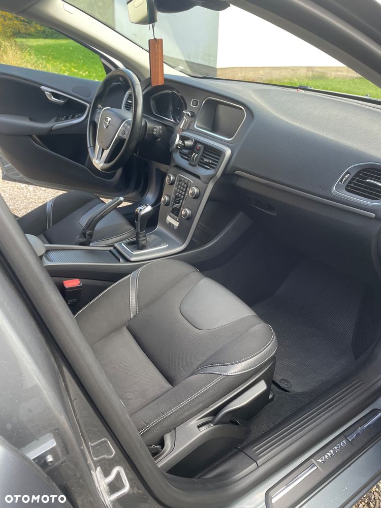 Volvo V40 D2 Drive-E Momentum - 22