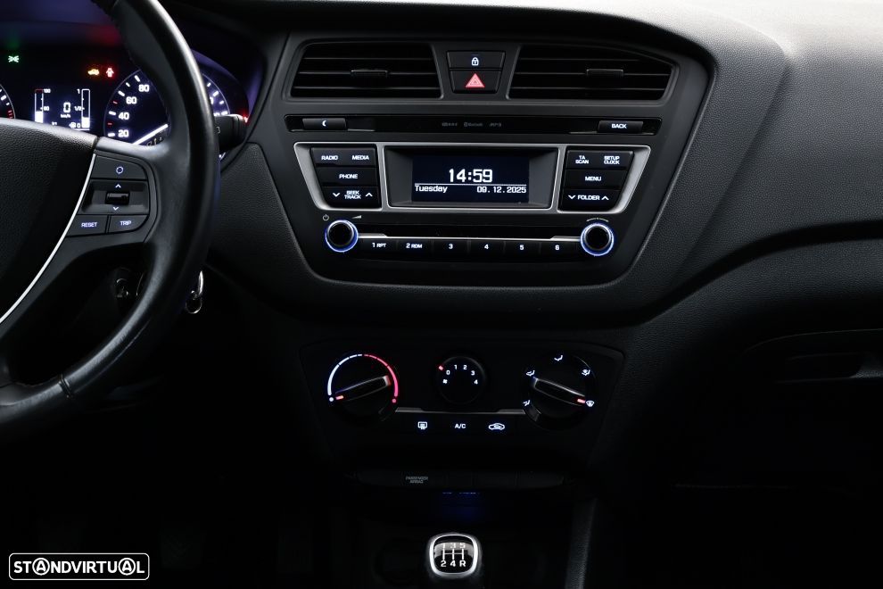 Hyundai i20 1.2 Access+Bluetooth 119g - 17