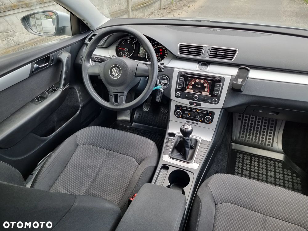 Volkswagen Passat 1.6 TDI BlueMotion - 21