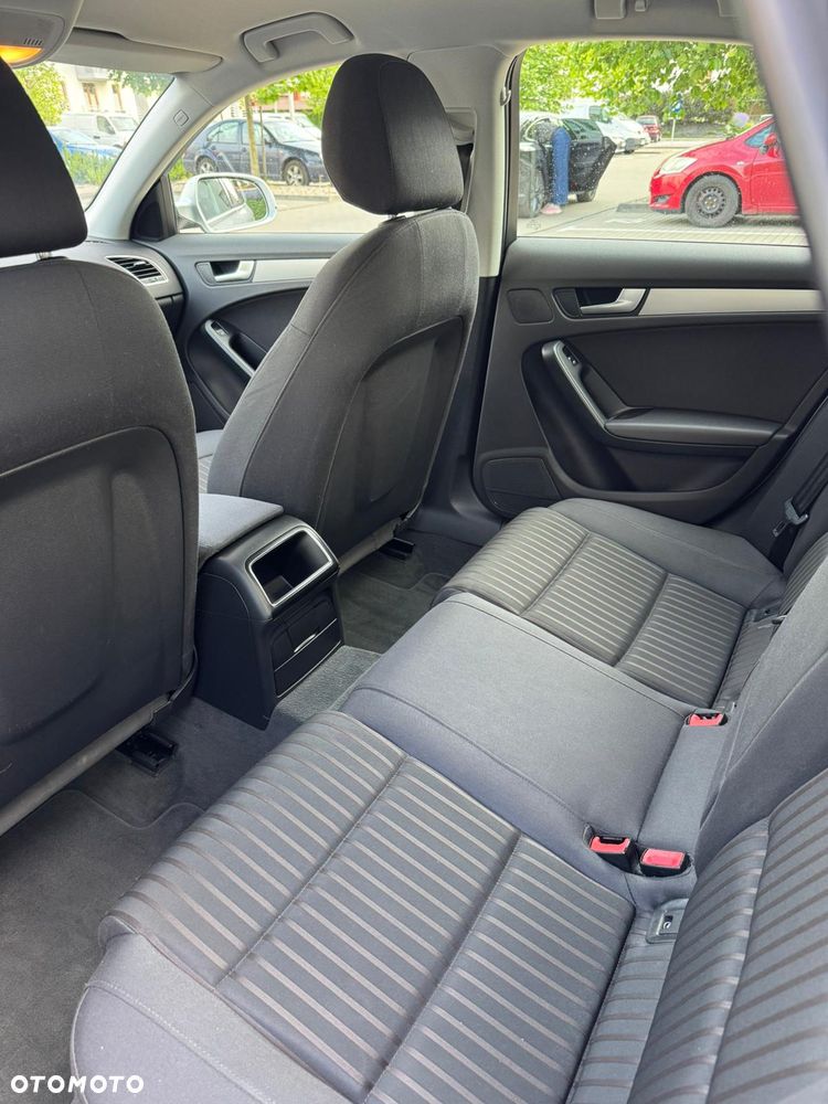 Audi A4 Limousine 2.0 TDI DPF Ambiente - 8