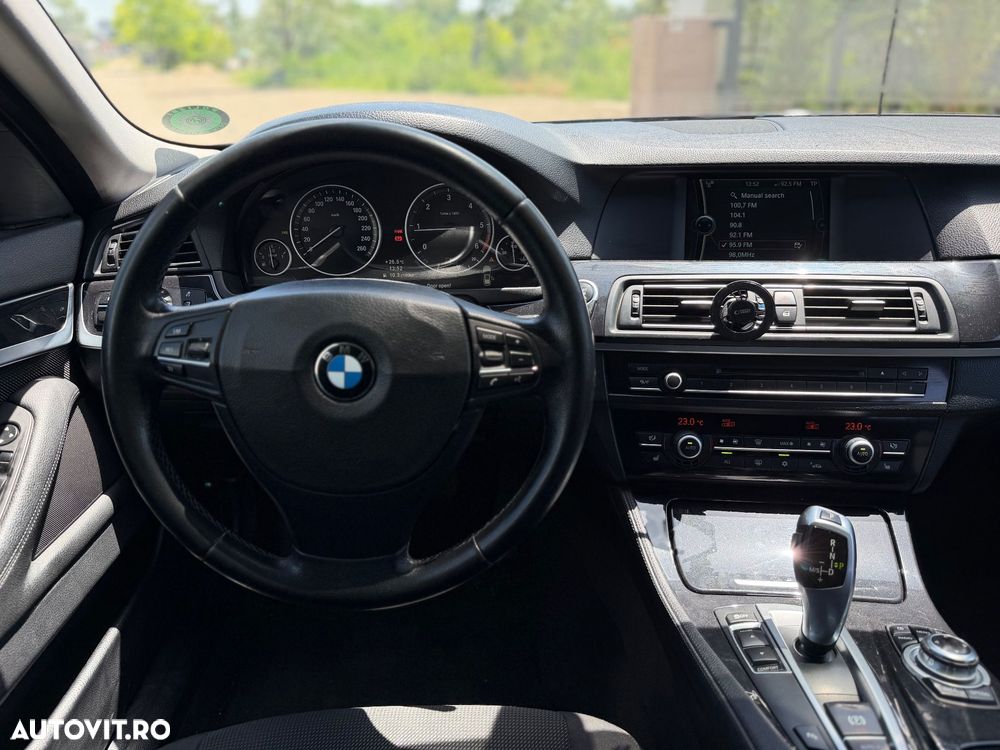 BMW Seria 5 525d Aut. - 9