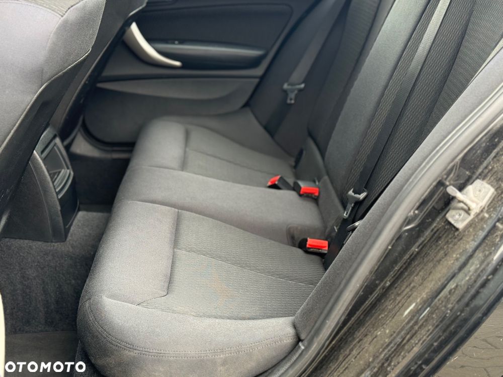 BMW Seria 1 116d - 32
