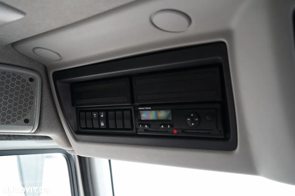 Renault D 210 / 4x2 / CONTAINER / 8,6 M / PODEA RESISTENTĂ / ELEVATOR DHOLLANDIA - 32