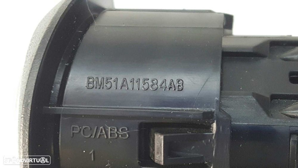 INSERIR INTERRUPTOR DE PARADA FORD FOCUS LIM. ST-LINE - 3