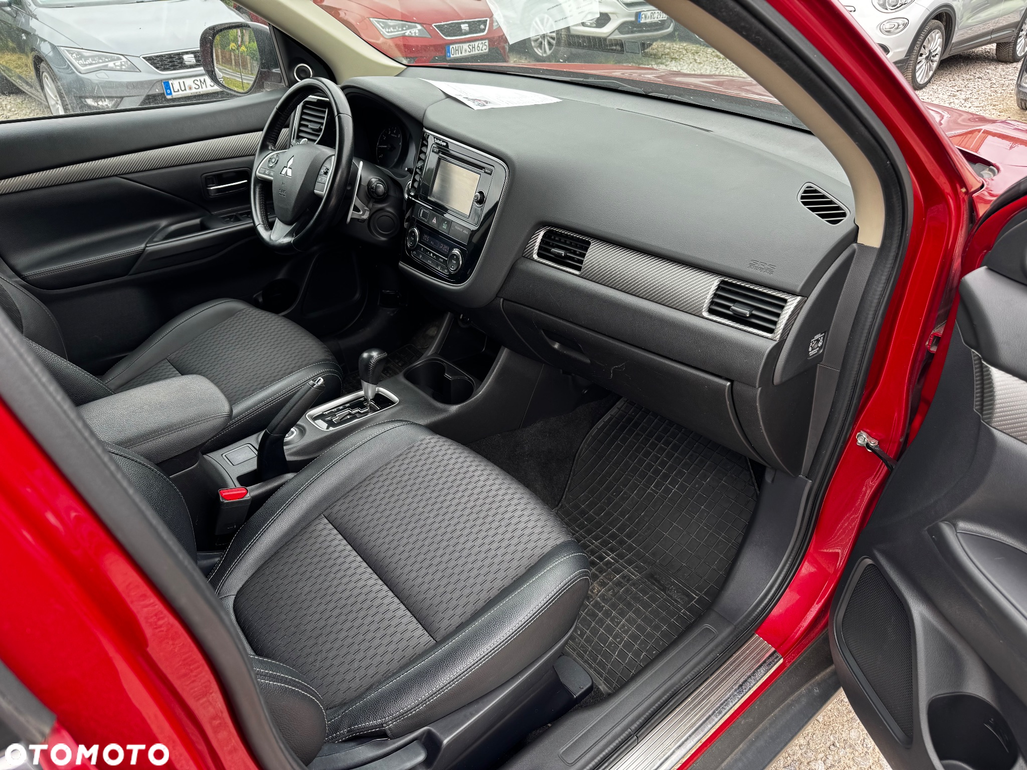 Mitsubishi Outlander 2.0 Instyle + 4WD CVT - 24