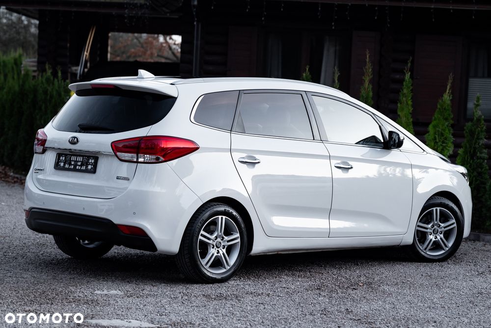 Kia Carens - 14