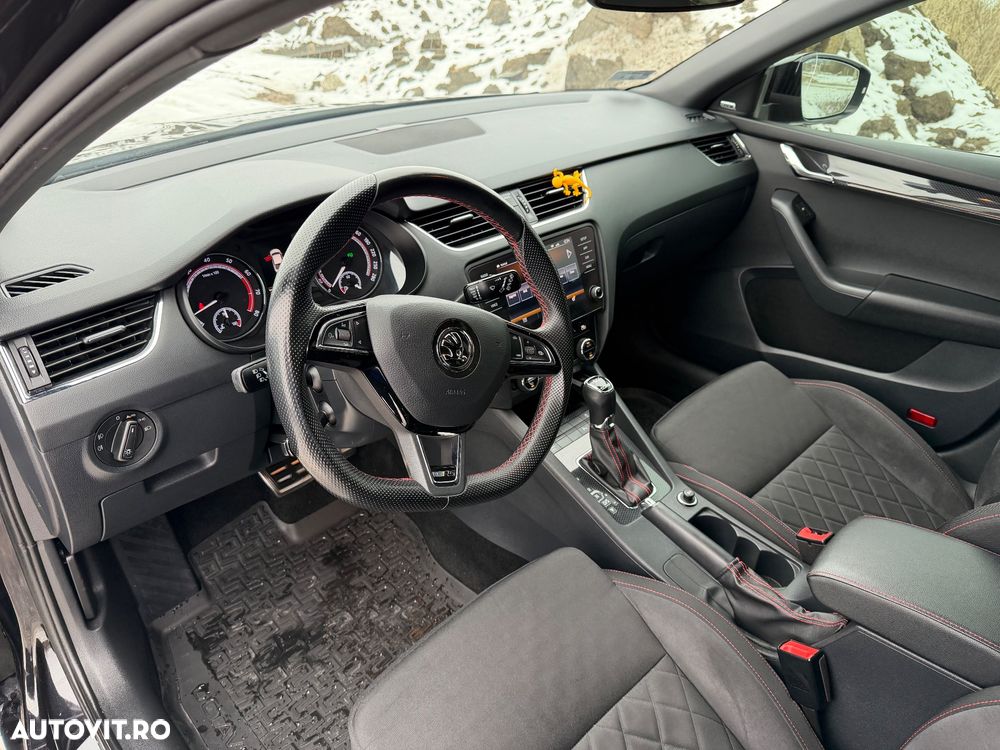 Skoda Octavia 2.0 245 TSI DSG RS - 9