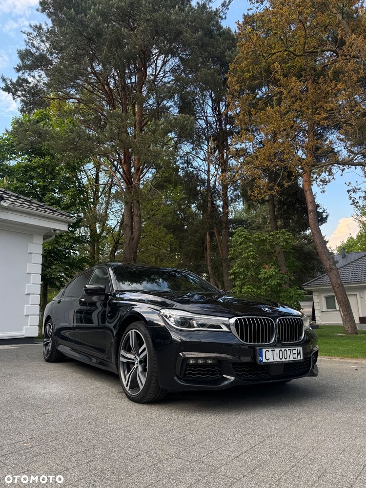 BMW Seria 7 750Li - 1