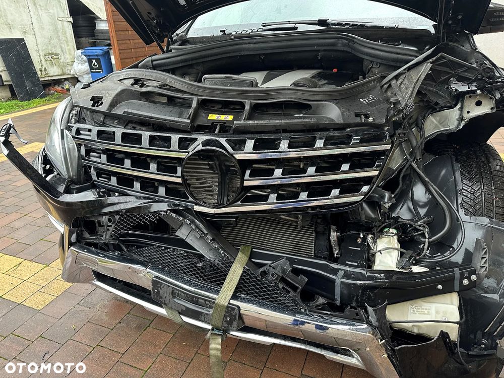 Mercedes-Benz ML 350 BlueTEC 4MATIC 7G-TRONIC - 24