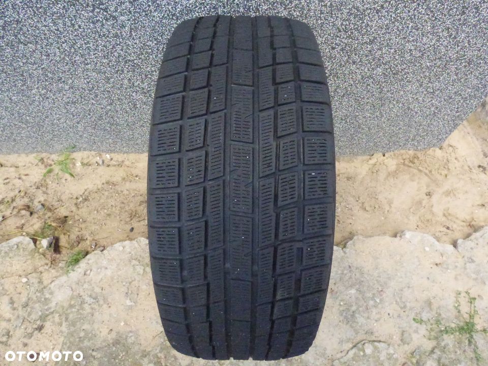 OPONA YOKOHAMA ICE GUARD IG 30 215/55 R16 93Q 5mm - 1