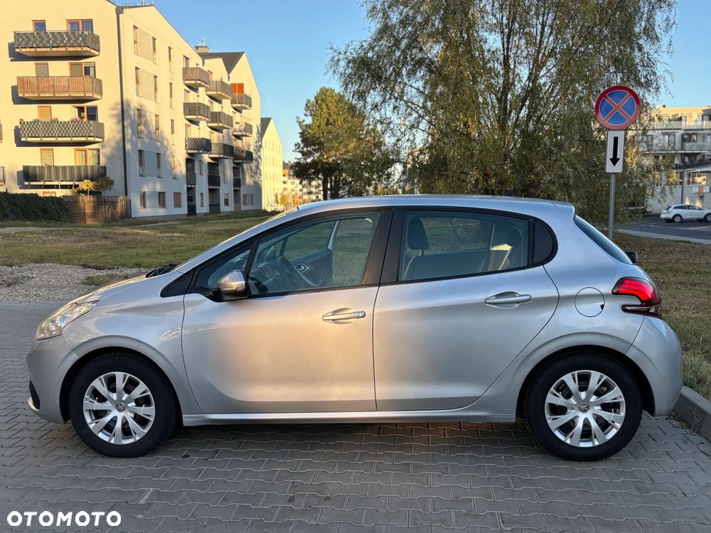 Peugeot 208 2016 photo 2