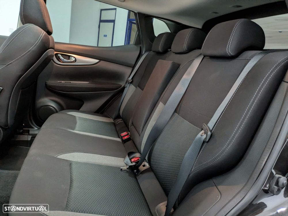 Nissan Qashqai 1.5 dCi N-Connecta - 22