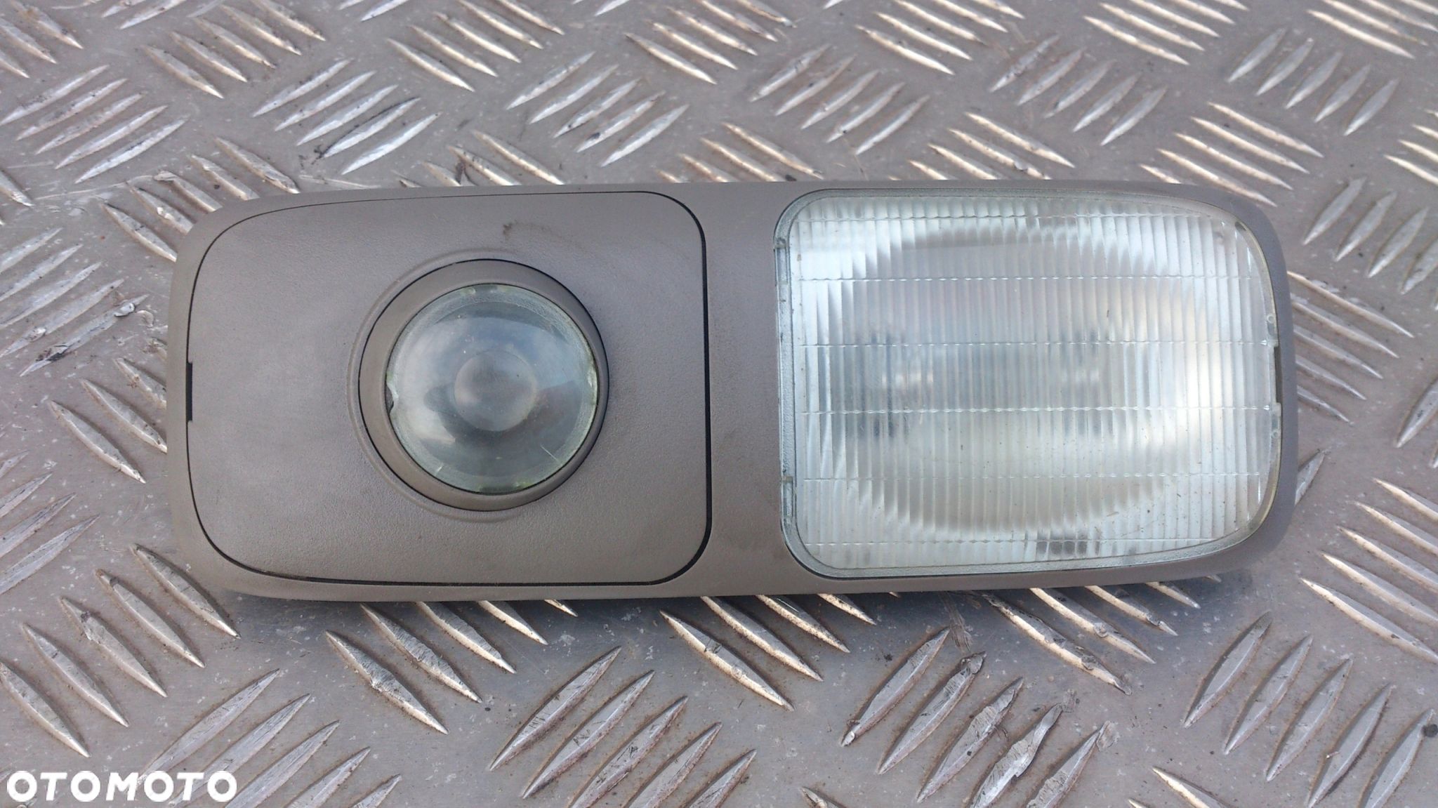 LAMPA LAMPKA OŚWIETLENIA WNETRZA KABINY DAF XF 105 - 1