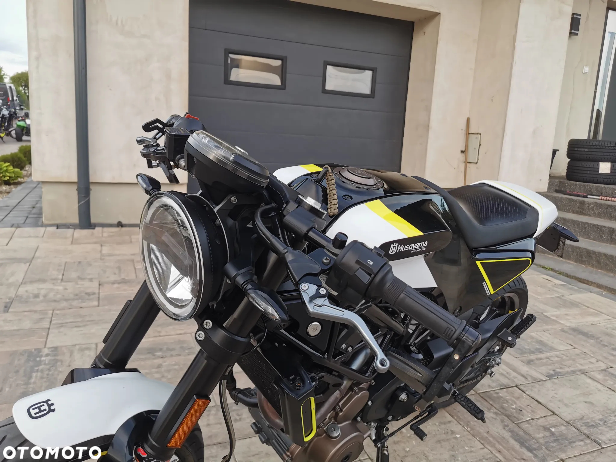 Husqvarna Vitpilen - 11