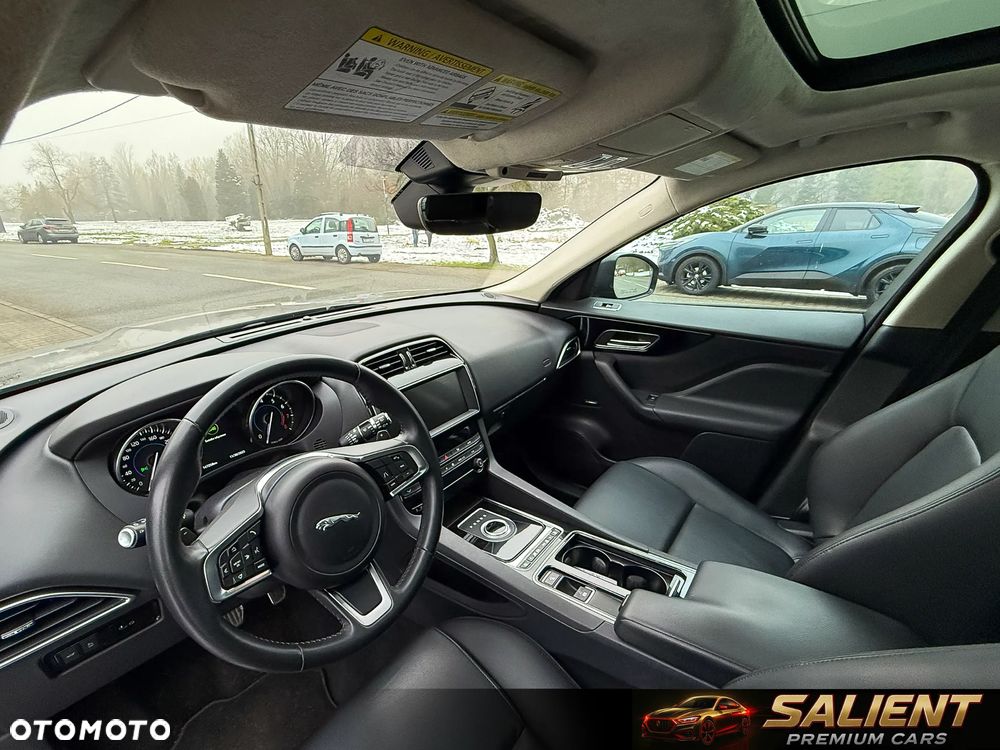 Jaguar F-Pace - 6
