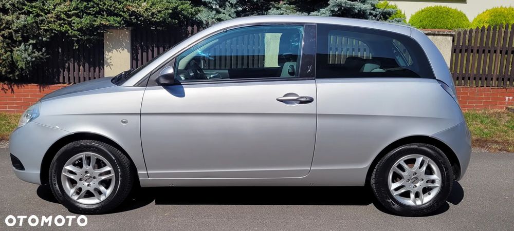 Lancia Ypsilon 1.2 8v - 19