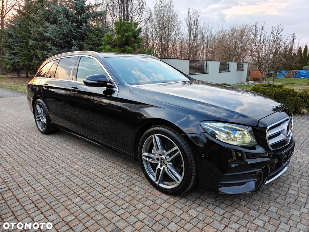 Mercedes-Benz Klasa E 220 d 4Matic 9G-TRONIC AMG Line - 2