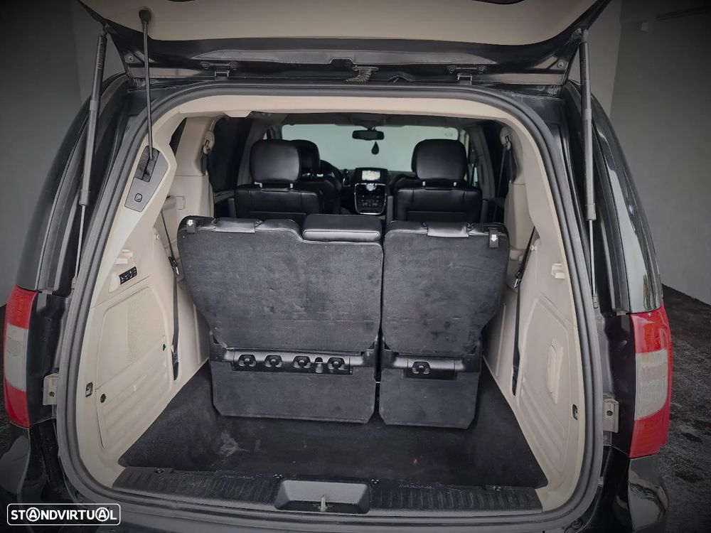 Lancia Voyager 2.8 CRD Platinum - 10