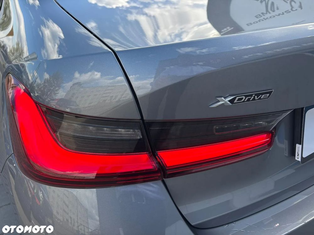 BMW Seria 3 320d xDrive - 22