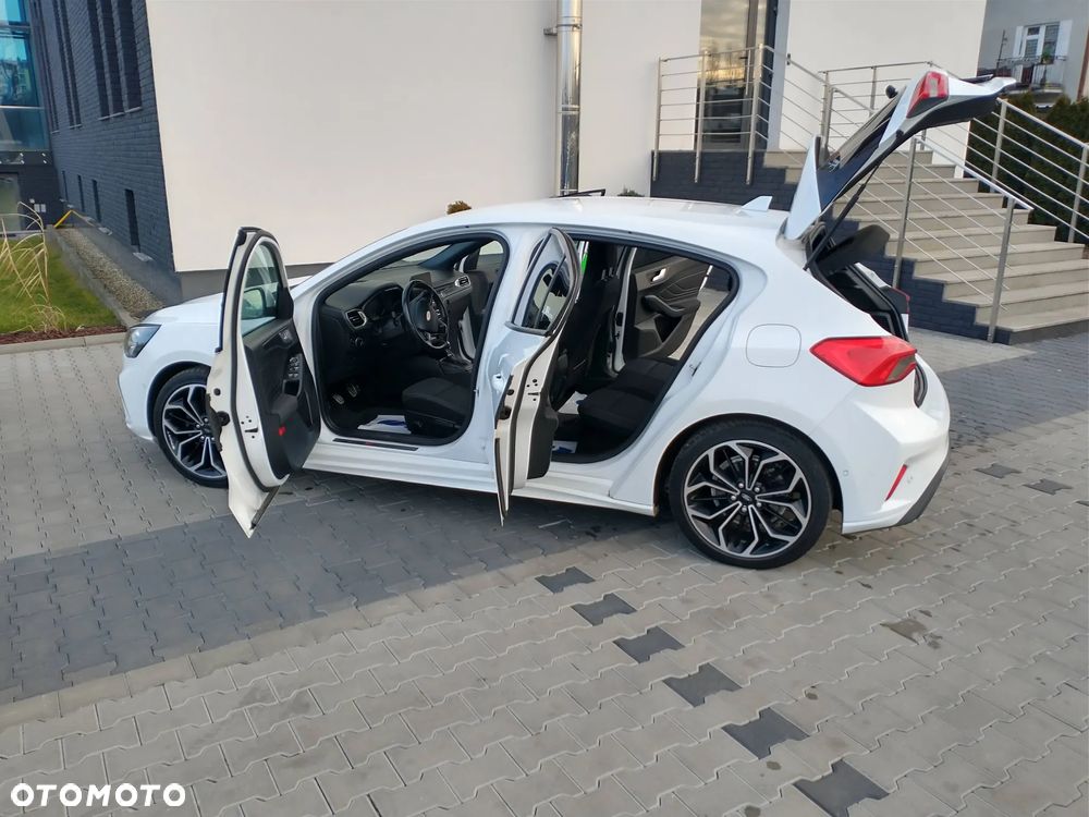 Ford Focus 1.0 EcoBoost ST-Line - 23