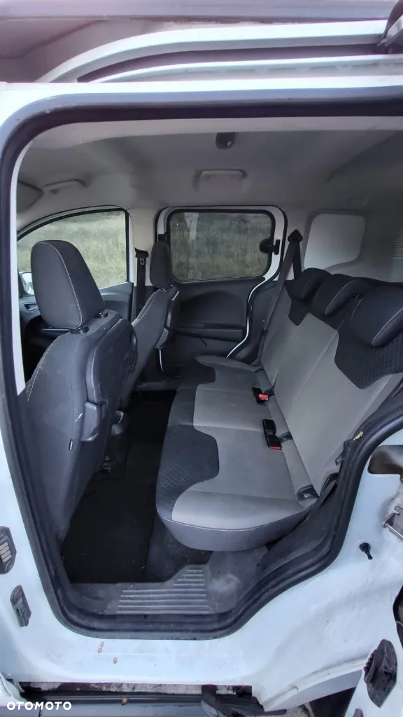 Ford Courier - 3