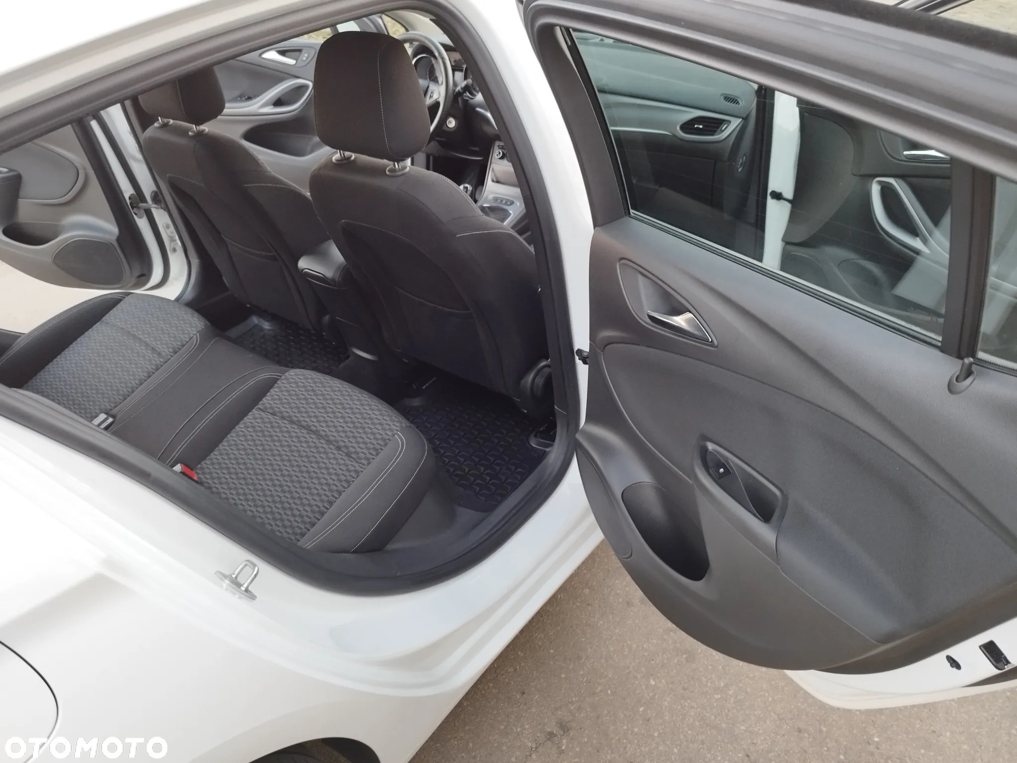Opel Astra 1.4 Turbo Edition - 9