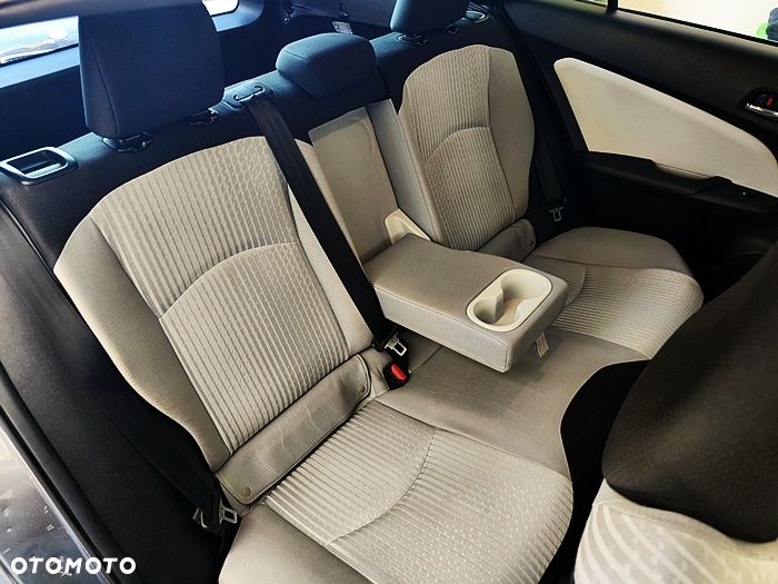 Toyota Prius - 35