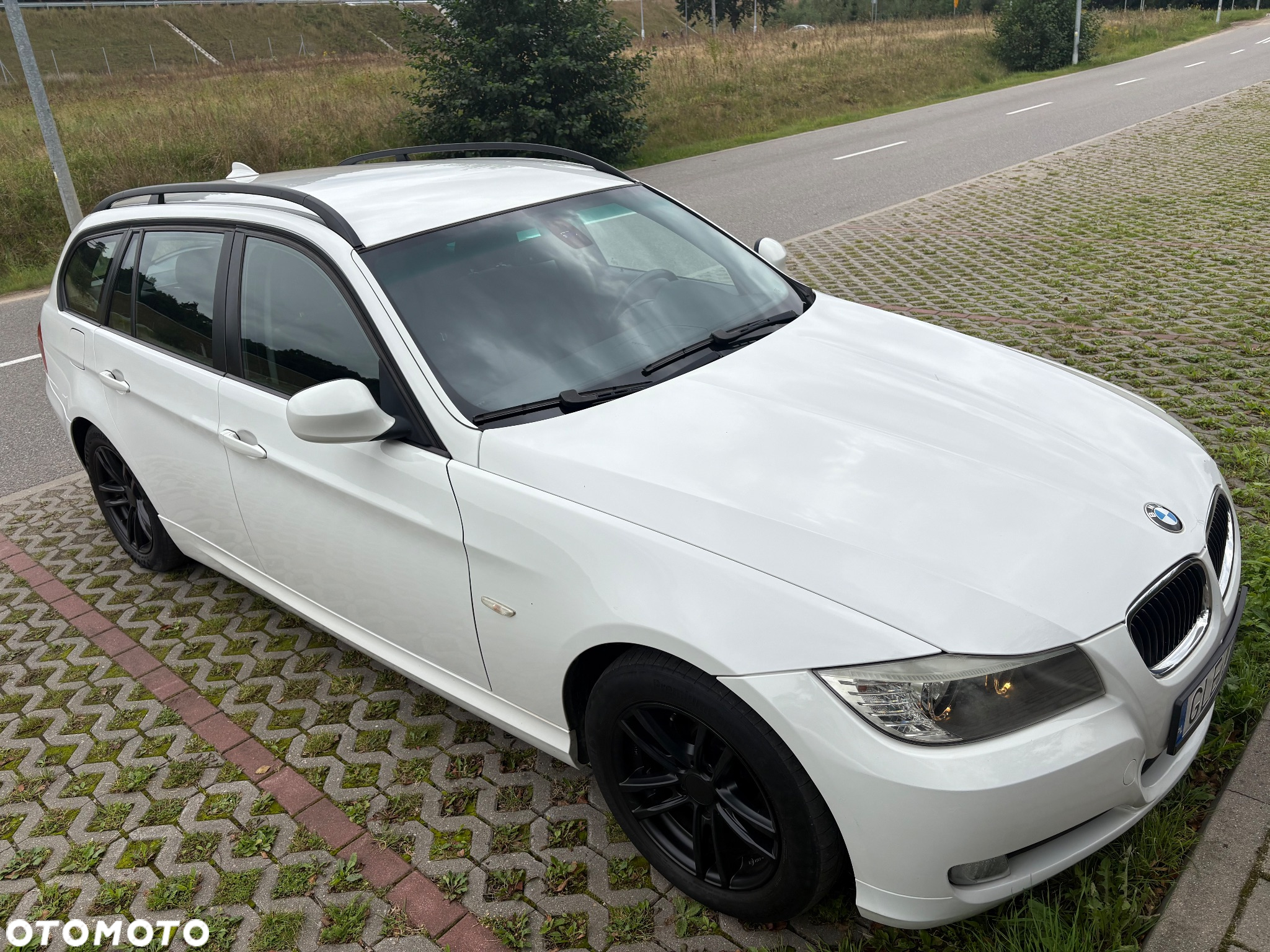 BMW Seria 3 318d DPF Touring - 13