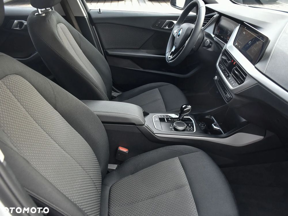 BMW Seria 1 118i Advantage - 23