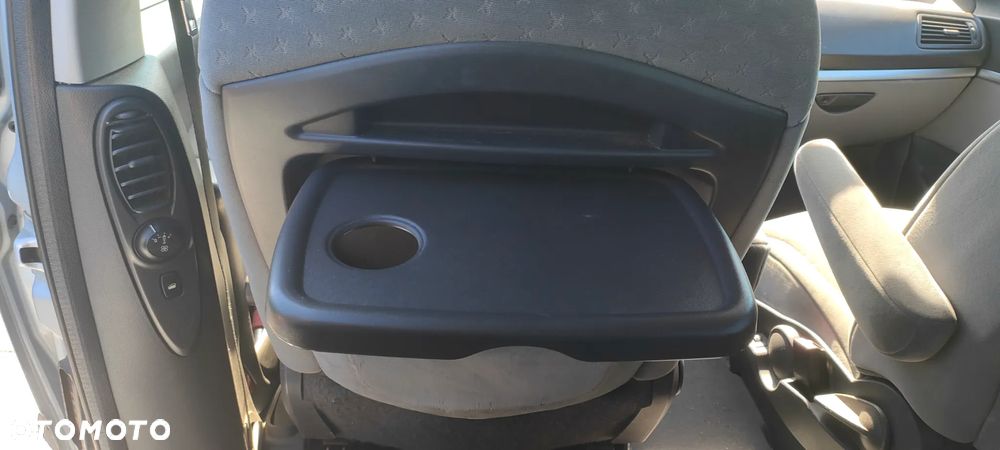 Peugeot 807 V6 205 Platinum Pullmann - 31