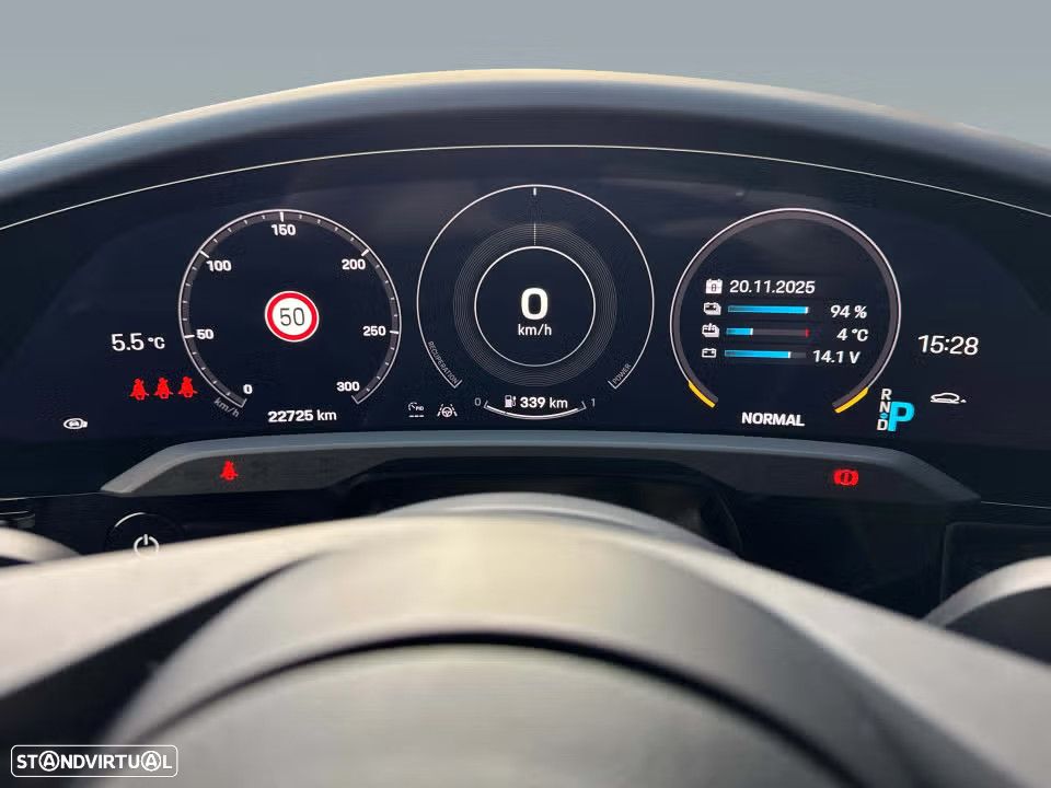 Porsche Taycan Cross Turismo 4 - 17
