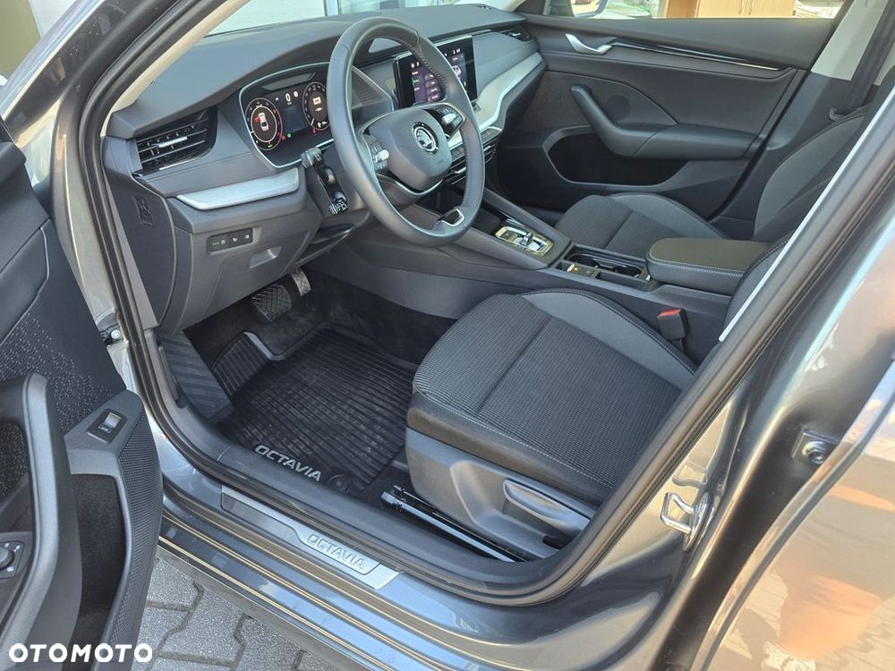 Skoda Octavia 1.5 TSI mHEV Drive Selection DSG - 10
