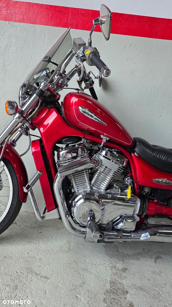 Suzuki Intruder - 11
