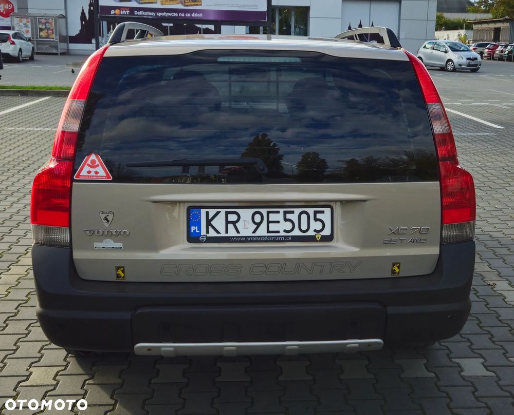 Volvo XC 70 2.5T AWD Momentum - 4