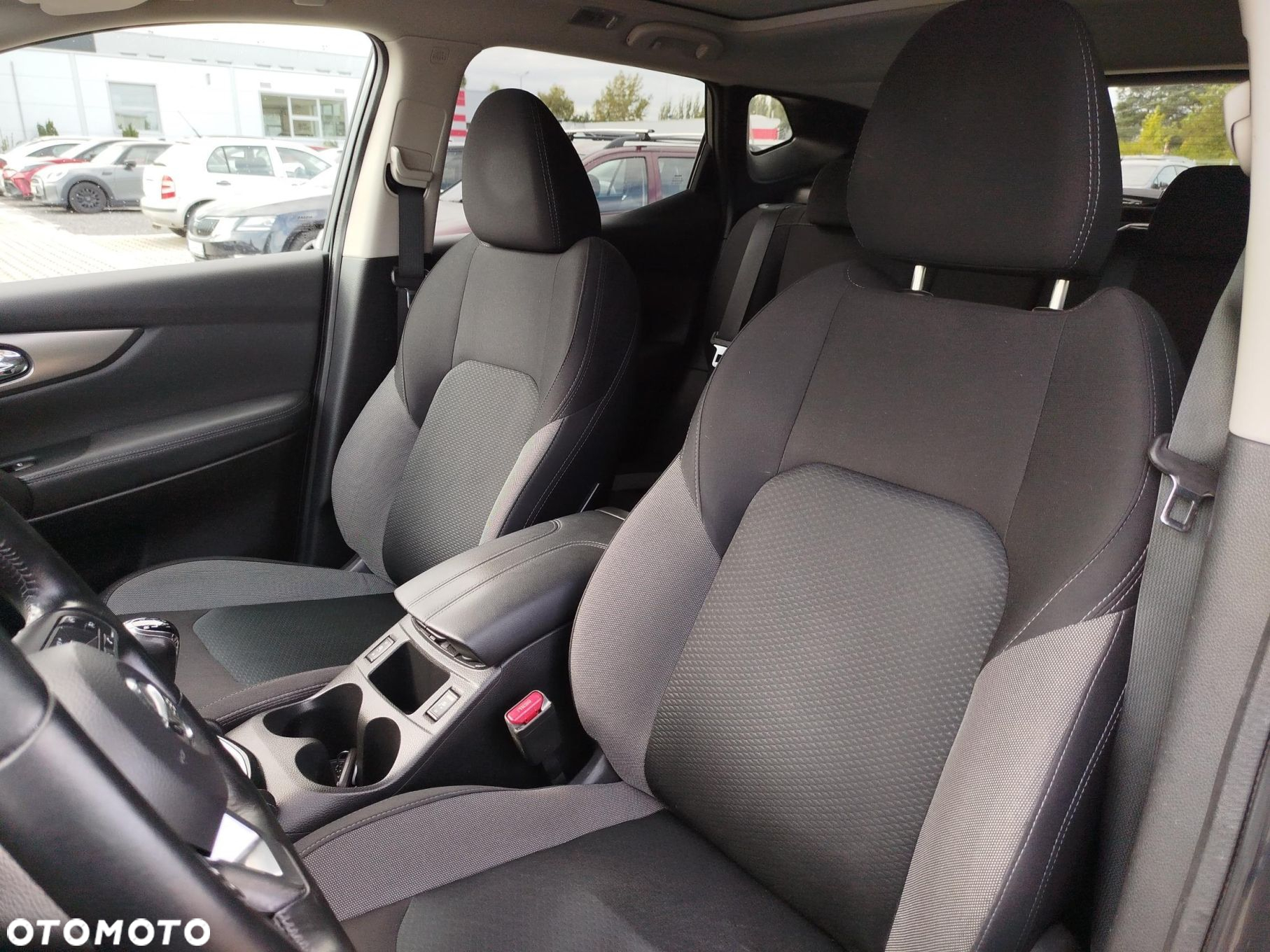 Nissan Qashqai - 11