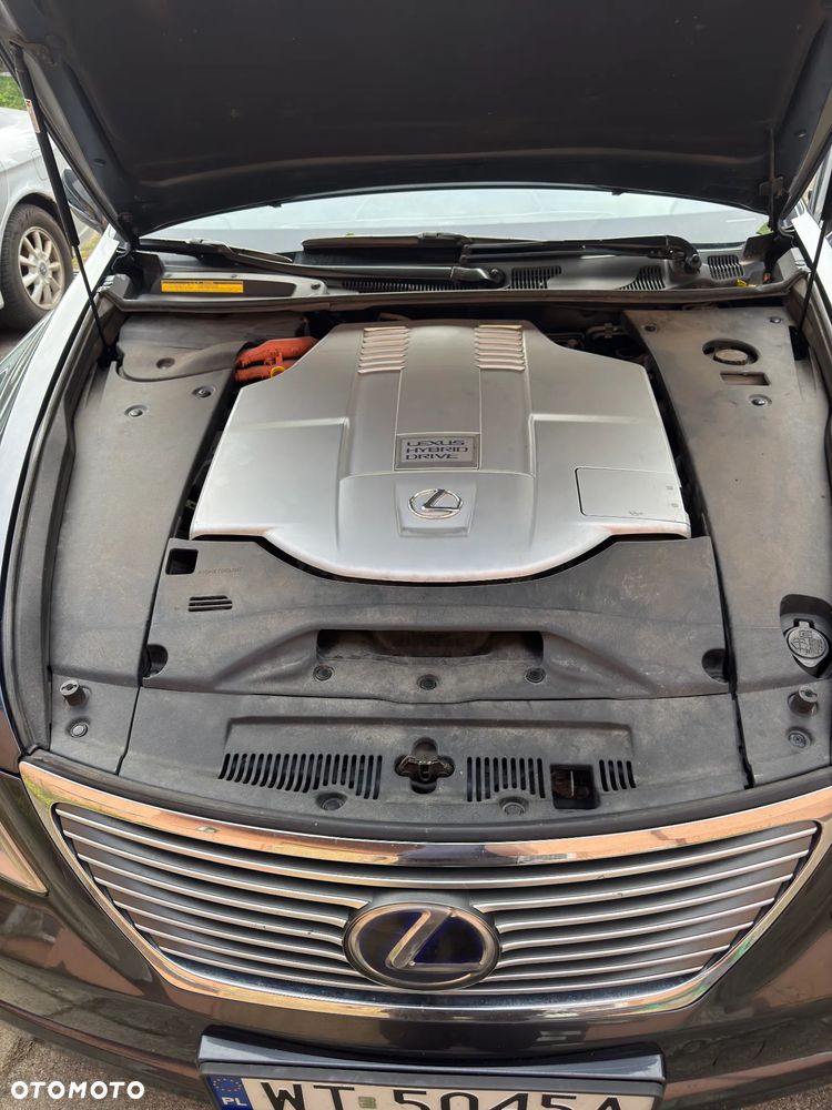 Lexus LS 600h Prestige - 12