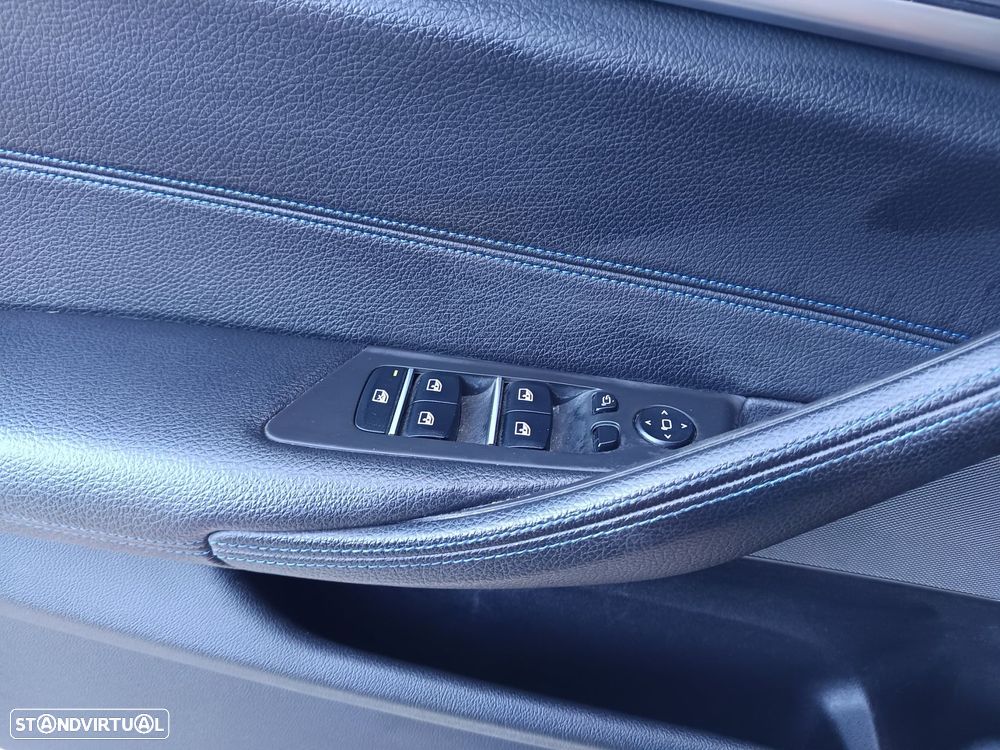 BMW 530 e Pack M - 30