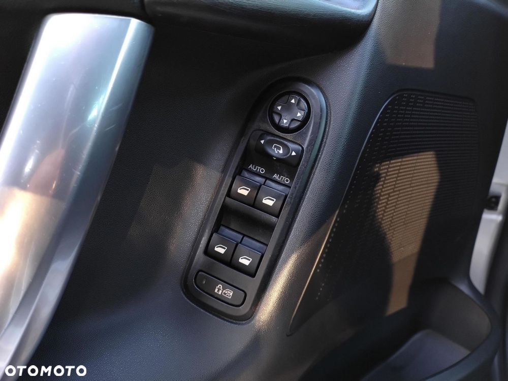 Citroën C3 VTi 95 Exclusive - 28