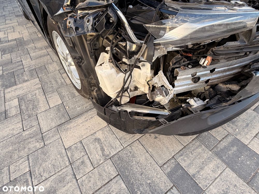 Toyota Prius 1.8 Hybrid Premium - 17