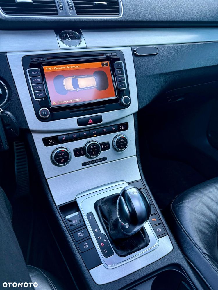 Volkswagen Passat 2.0 TDI DSG BlueMotion Technology R-Line - 33