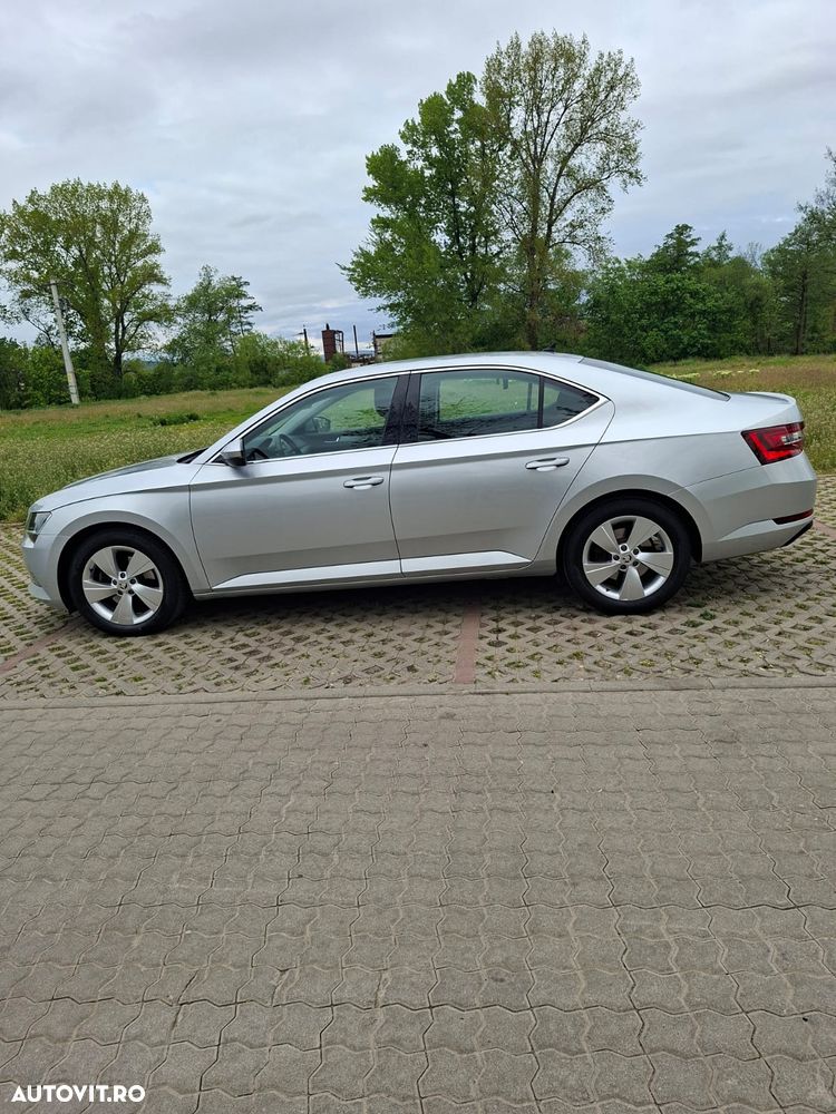 Skoda Superb 2.0 TDI Ambition - 1