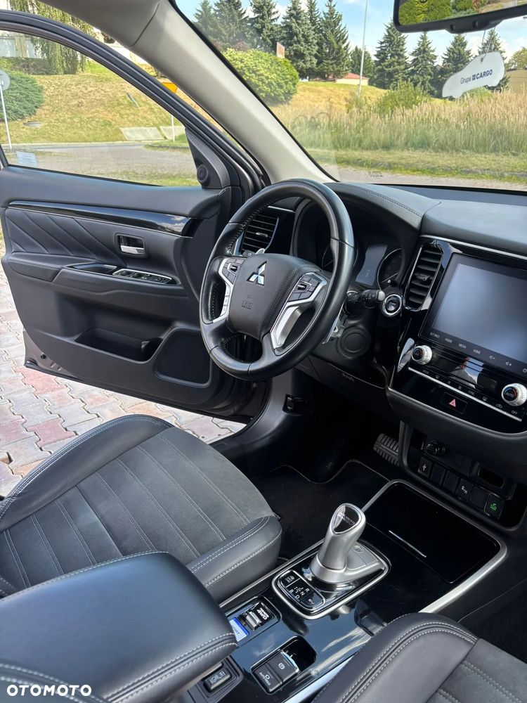 Mitsubishi Outlander Intense + - 13